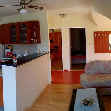 Apartamento Jazmin Apartman