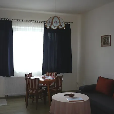 Apartamento Jazmin Apartman
